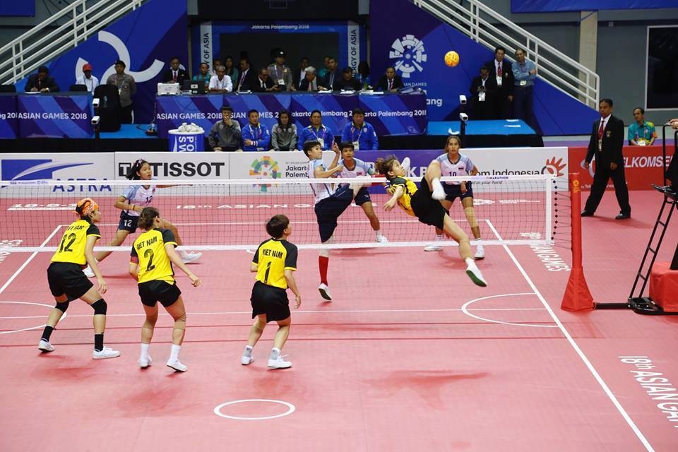 Kết quả thi đấu Asiad 2018 ngày 1/9: Cầu mây nữ giành HCB - 5
Đội tuyển cầu mây nữ Việt Nam thi đấu với Thái Lan ở trận chung kết