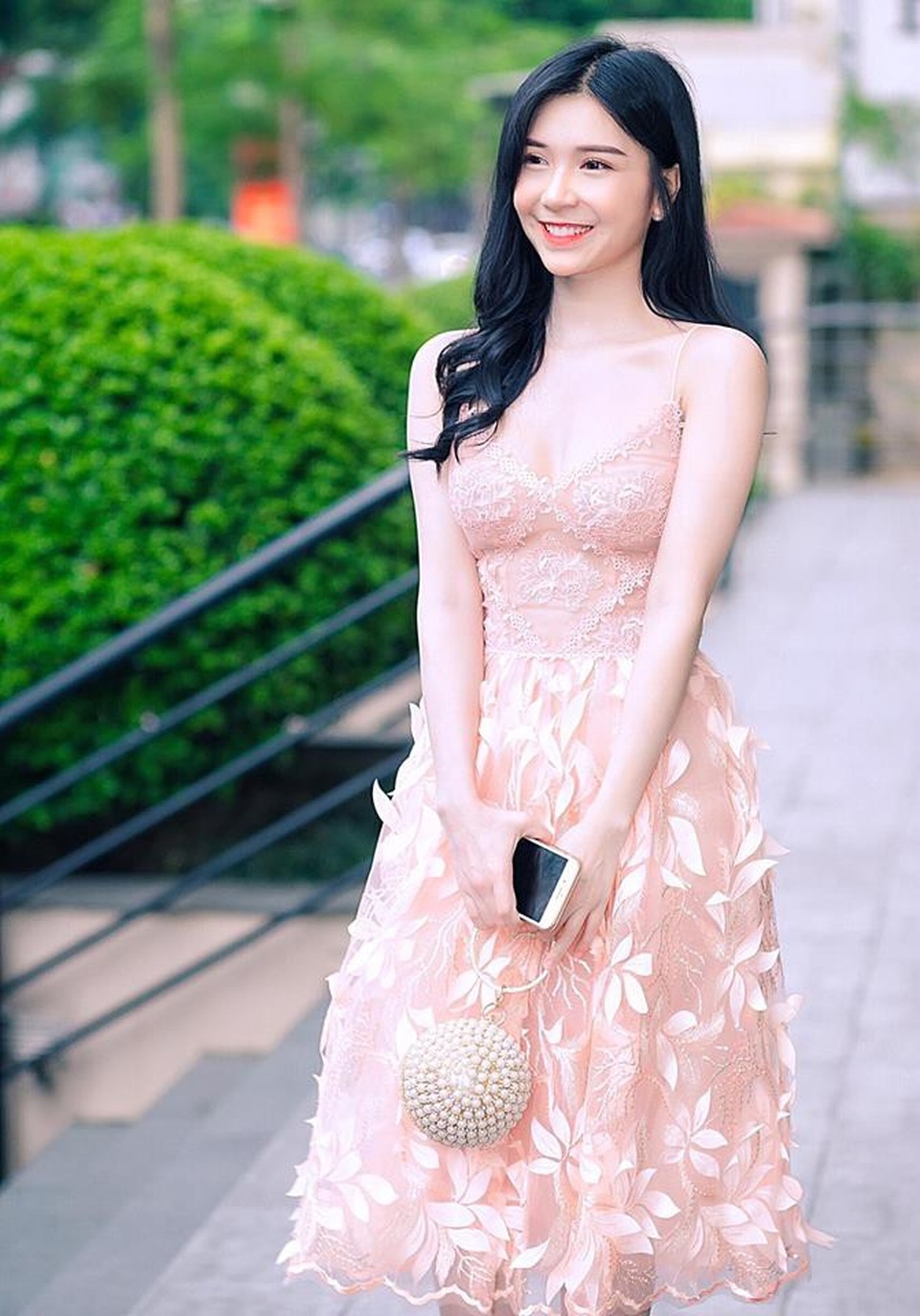 Thanh Bi Người phán xử nổi danh với ảnh kiệm vải, phát ngôn sốc về tiền? - Ảnh 9. Thanh Bi Người phán xử nổi danh với ảnh kiệm vải, phát ngôn sốc về tiền? - Ảnh 9.