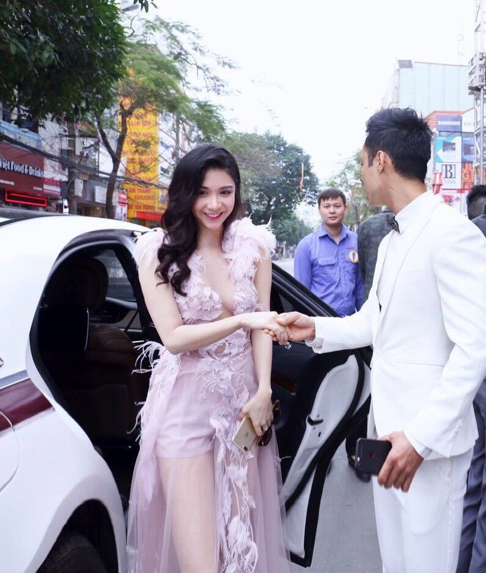 Thanh Bi Người phán xử nổi danh với ảnh kiệm vải, phát ngôn sốc về tiền? - Ảnh 10. Thanh Bi Người phán xử nổi danh với ảnh kiệm vải, phát ngôn sốc về tiền? - Ảnh 10.