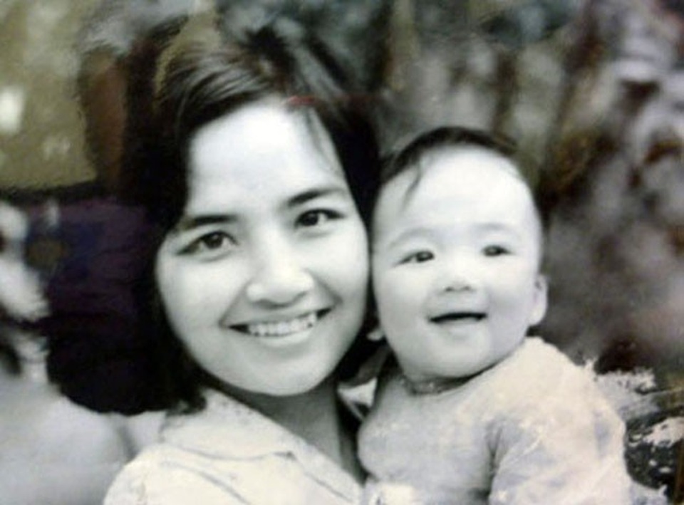 “Chị Nhu” Thanh Tú tiết lộ bất ngờ xoay quanh bộ phim “Sao Tháng Tám” - 4 Khi đóng vai chị Nhu, con trai Thanh Tú đã được 7 tuổi.