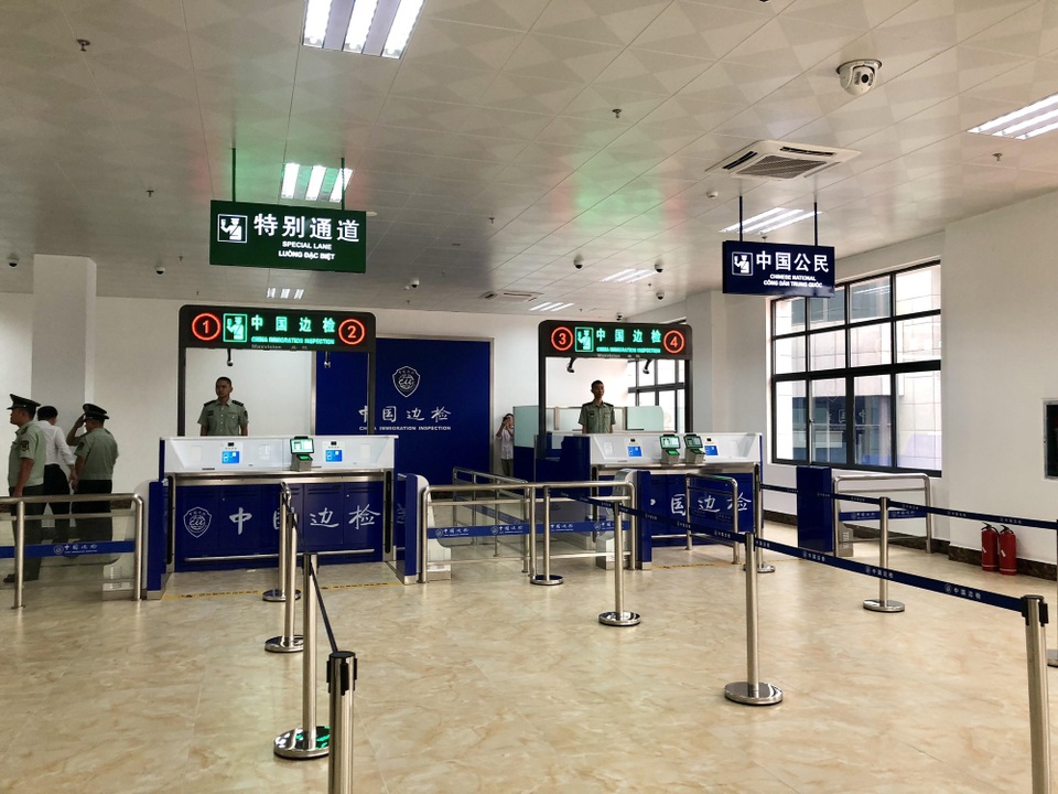 Mở cửa khẩu thông thương Việt Nam với Khu tự trị dân tộc Choang - Trung Quốc - 8 Khu vực làm thủ tục nhập cảnh và xuất cảnh của 2 bên Việt Nam - Trung Quốc