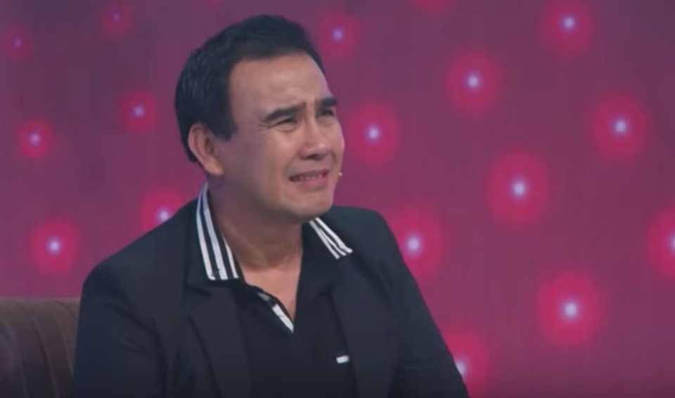 “Cụ ông” 62 tuổi biểu diễn hít đất, đu xà, nâng tạ khiến Quyền Linh “khóc thét” - 2 ... Quyền Linh đã kinh ngạc đến sững sờ.