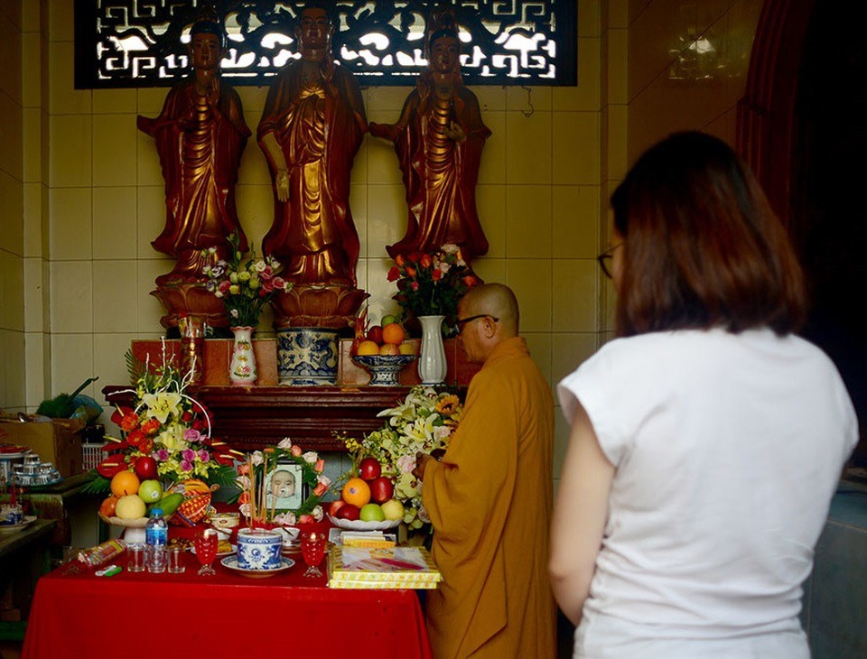 Mang duyên lành đến với trẻ thơ nhân ngày giỗ bé Nhân ái lần thứ 8 - 9 Tuy không đông nhưng đều là những gương mặt thân quen từ 8 năm trước