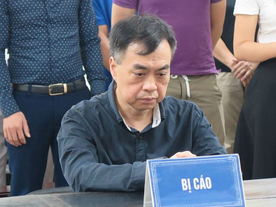 Lợi dụng dự án nhà ở của Bộ Công an để lừa đảo, chiếm đoạt gần 29 tỷ đồng - 1
Bị cáo Nguyễn Vũ Hùng tại tòa