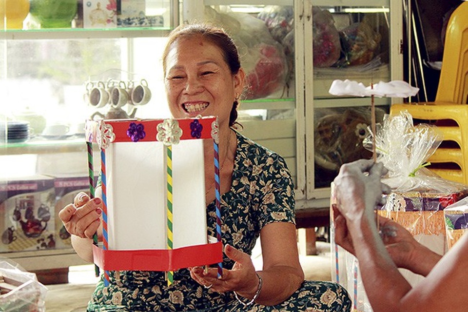Gặp người chế tạo đèn kéo quân kỷ lục Việt Nam - 12 Gặp người chế tạo đèn kéo quân kỷ lục Việt Nam - 12