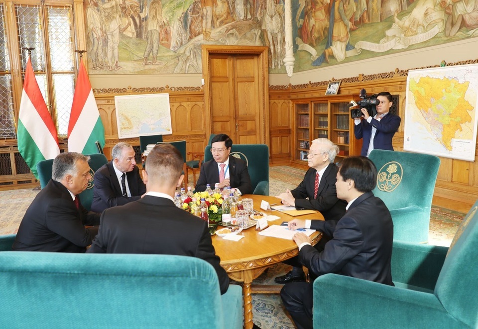 Nâng quan hệ Việt Nam - Hungary lên Đối tác toàn diện - 1
Tổng Bí thư Nguyễn Phú Trọng hội đàm riêng với Thủ tướng Hungary Viktor Orbán.