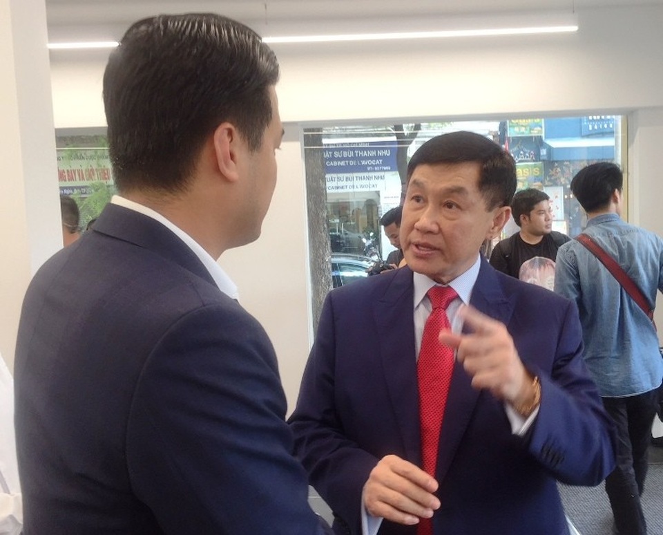 "Vua hàng hiệu” Johnathan Hạnh Nguyễn đi bán... điện thoại - 1 Ông Johnathan Hạnh Nguyễn, Chủ tịch HĐQT Công ty TNHH Xuất nhập khẩu Liên Thái Bình Dương (IPPG). Ảnh: Đại Việt