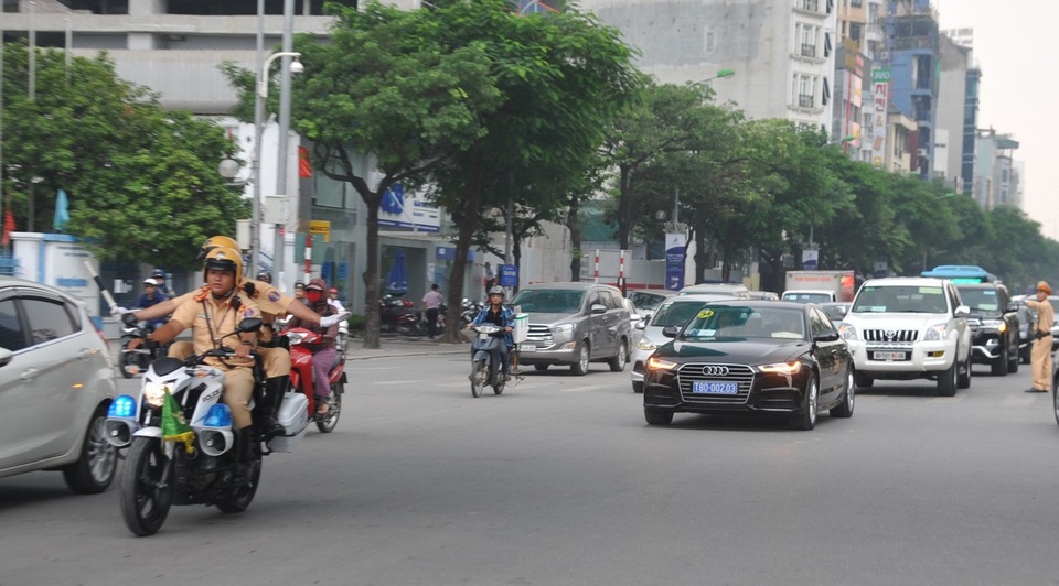 CSGT Hà Nội huy động tối đa lực lượng phục vụ WEF ASEAN 2018 - 7 CSGT dẫn đoàn đại biểu dự WEF ASEAN