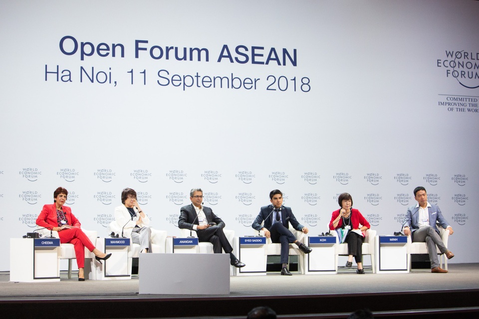 WEF ASEAN 2018: Châu Á sẽ vượt qua Mỹ trong cuộc chiến sáng tạo - 2
Các diễn giả tham gia thảo luận tại Diễn đàn mở: ASEAN 4.0 cho tất cả?”.