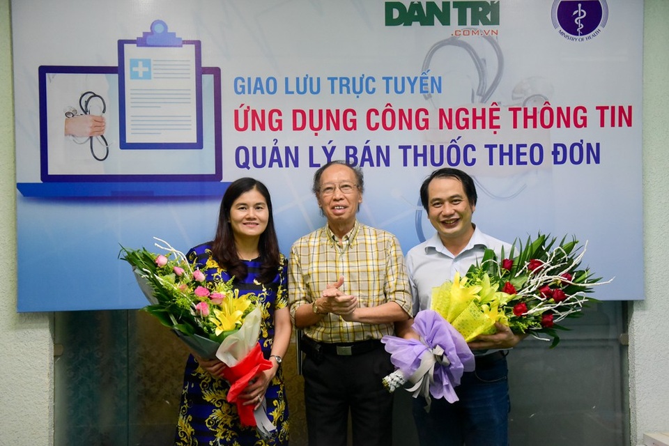 Các nhà thuốc phải có thiết bị và triển khai ứng dụng CNTT là quy định bắt buộc - Ảnh 1. Các nhà thuốc phải có thiết bị và triển khai ứng dụng CNTT là quy định bắt buộc - Ảnh 1.