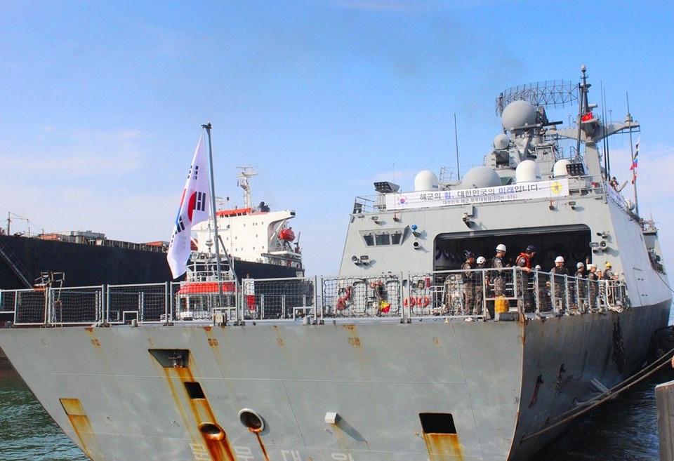 Tàu Hải quân Hàn Quốc thăm hữu nghị Đà Nẵng - 3 Cận cảnh tàu khu trục của Hải quân Hàn Quốc vừa đến Đà Nẵng sáng nay (11/9)