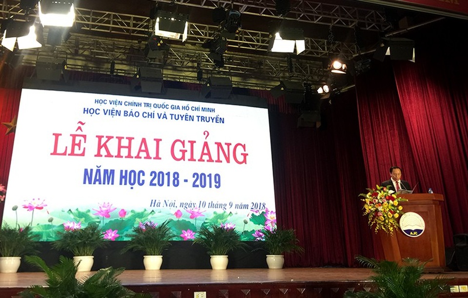 Trường Báo chí và Tuyên truyền triển khai xây dựng "Học viện thông minh" - 1 PGS.TS Trương Ngọc Nam, Giám đốc Học viện Báo chí và Tuyên truyền phát biểu tại lễ khai giảng