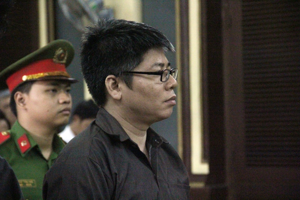 Thủ đoạn mang 54 xe Rolls-Royce, Bentley từ Mỹ về trái phép - 1 Bị cáo Vinh bỏ túi 360.000 USD.