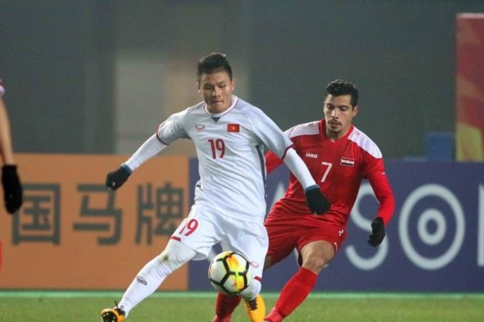 Đội bóng Nhật Bản mời Quang Hải sang thi đấu tại J-League 1 - 1
Quang Hải đang được nhiều đội bóng săn đón