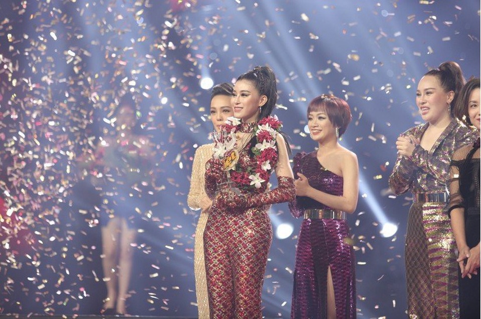 Quán quân game show càng nhiều càng không mấy ai “nhớ mặt đặt tên”? - 1 Thí sinh Ngọc Ánh của đội Noo Phước Thịnh đăng quang Giọng hát Việt 2018 đã không nhận được sự ủng hộ của nhiều khán giả.