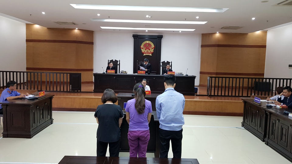 Điều bất ngờ ở phiên phúc thẩm vụ cháy quán karaoke khiến 13 người chết - 3 HĐXX tòa phúc thẩm tuyên y án sơ thẩm đối với 3 bị cáo.