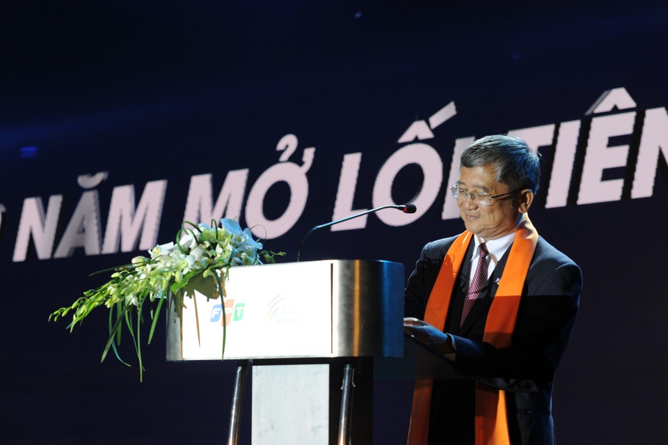 FPT: "Chúng tôi đã từng đi khi chưa có đường... nhưng rồi sẽ đến" - 2 Ông Bùi Quang Ngọc - Tổng giám đốc Tập đoàn FPT, phát biểu tại lễ khai mạc Techday 2018.