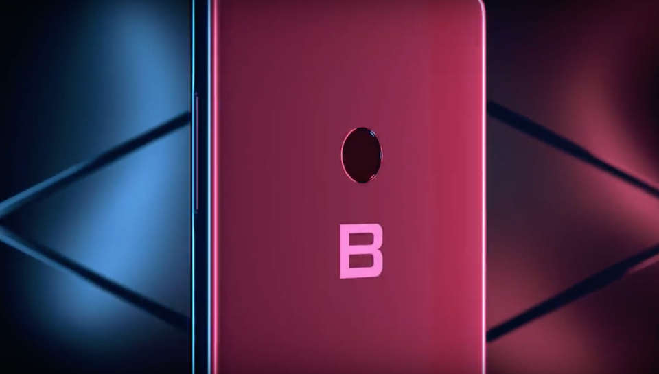 Xuất hiện video lộ thiết kế ấn tượng của Bphone 3, ra mắt đầu tháng 10 - 4
Trong một khoảnh khắc khác thì thiết kế mặt sau được bổ sung thêm cảm biến vân tay. Tuy vậy vẫn chưa có thiết kế camera vì chưa có thông tin.