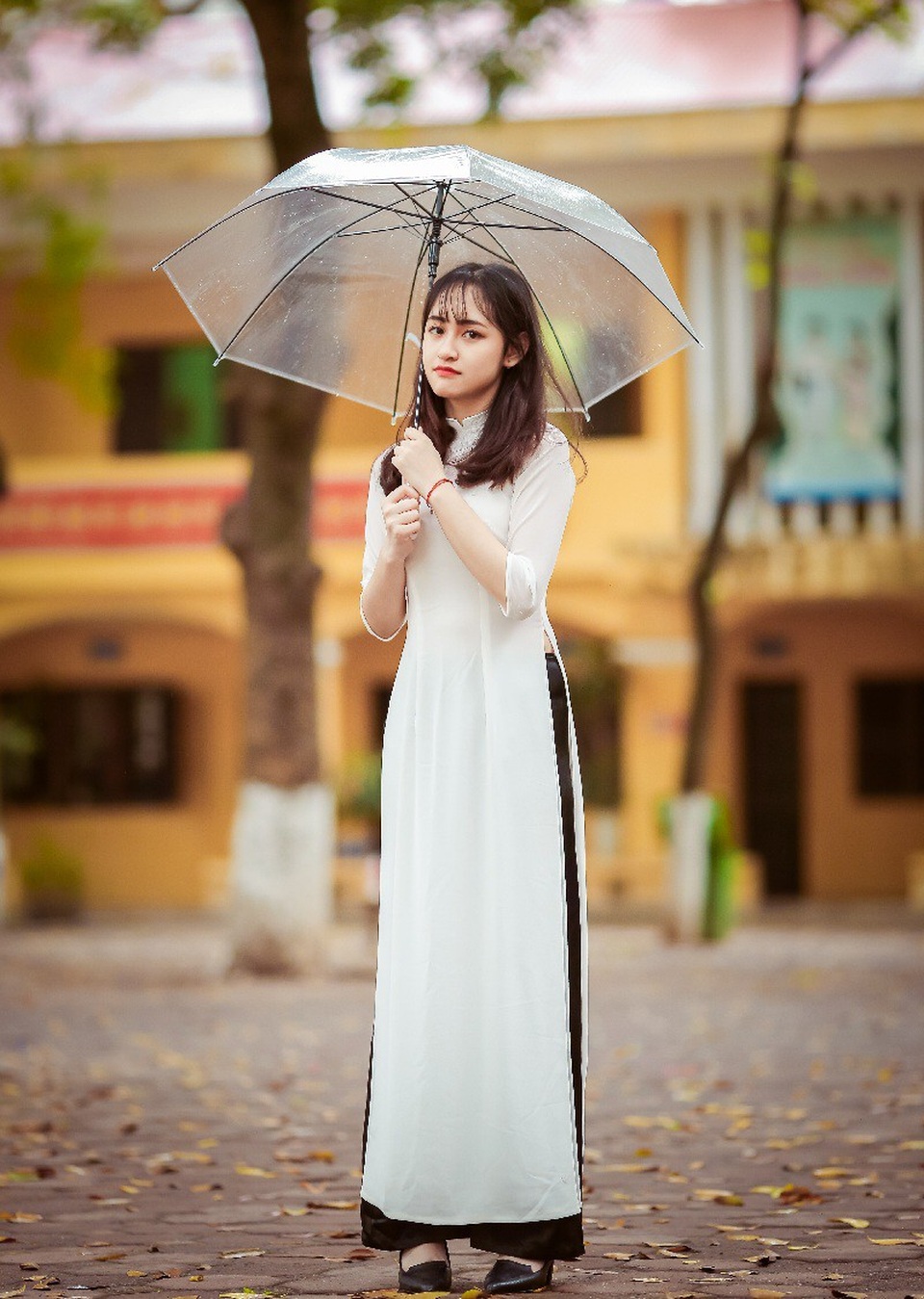 Nữ sinh có ảnh thẻ lạ "tóc tai bù xù" nhưng thực tế lại rất xinh - 3 Nữ sinh có ảnh thẻ lạ "tóc tai bù xù" nhưng thực tế lại rất xinh - 3