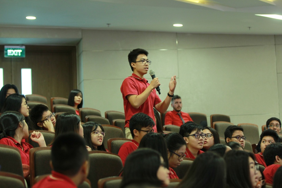 “Sống trọn vẹn” - thông điệp dành cho học sinh từ Chủ tịch Điều hành VAS - 2 Chính trực ở lứa tuổi học sinh còn đi kèm với trách nhiệm với bản thân, gia đình, bạn bè…