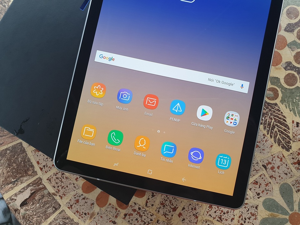 Đập hộp Galaxy Tab S4 với bút S Pen giá 17,9 triệu đồng tại Việt Nam - 6 Đập hộp Galaxy Tab S4 với bút S Pen giá 17,9 triệu đồng tại Việt Nam - 6