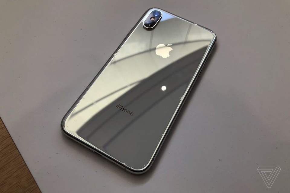 Cận cảnh bộ đôi iPhone XS và XS Max mới ra mắt của Apple - 8 Cận cảnh bộ đôi iPhone XS và XS Max mới ra mắt của Apple - 8