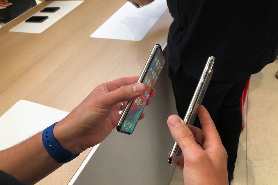 Cận cảnh bộ đôi iPhone XS và XS Max mới ra mắt của Apple - 9 Cận cảnh bộ đôi iPhone XS và XS Max mới ra mắt của Apple - 9