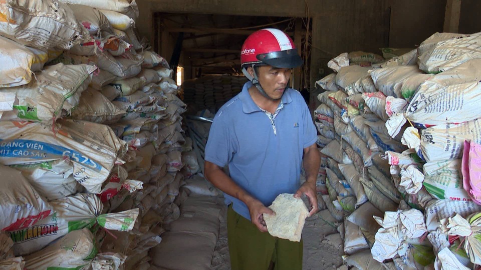 
Toàn bộ 44 tấn khoáng sản đá Fluorit khai thác trái phép được cơ quan chức năng thu giữ
