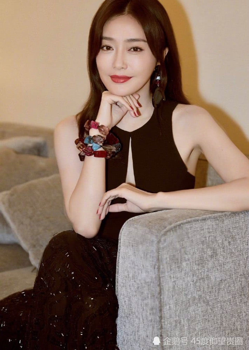 Nhan sắc "hút hồn" của "Phú sát hoàng hậu" Tần Lam - 12 Nhan sắc "hút hồn" của "Phú sát hoàng hậu" Tần Lam - 12