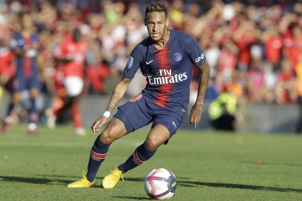 Rộ tin Neymar sẽ sang Real Madrid vào năm 2019 - 1
Neymar sẽ sang Real Madrid vào năm sau?