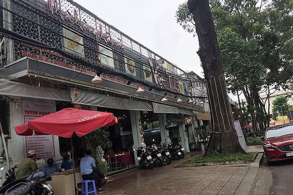 Căn nhà 270 tỷ đồng của Phan Sào Nam ở Sài Gòn bị kê biên ra sao? - 2
Ngoài căn nhà số 45 Lê Qúy Đôn này thì tại TP. HCM bà Phan Thu Hương đã mua 5 căn hộ tại TP HCM với giá hơn 28,4 tỷ đồng nhưng nhờ bạn của Nam là Phí Quang Hưng đứng tên giấy tờ.