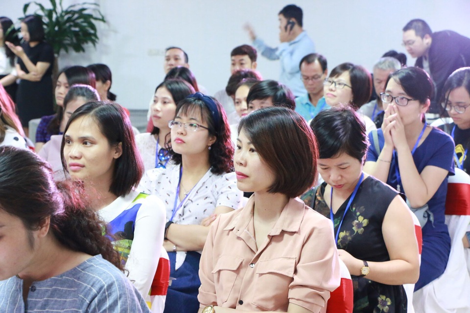 Mẹ thần đồng Đỗ Nhật Nam và sự nhức nhối về hai lần lỡ "động thủ" với con - 2 Các phụ huynh tại buổi tọa đàm (Ảnh: Đ.T)