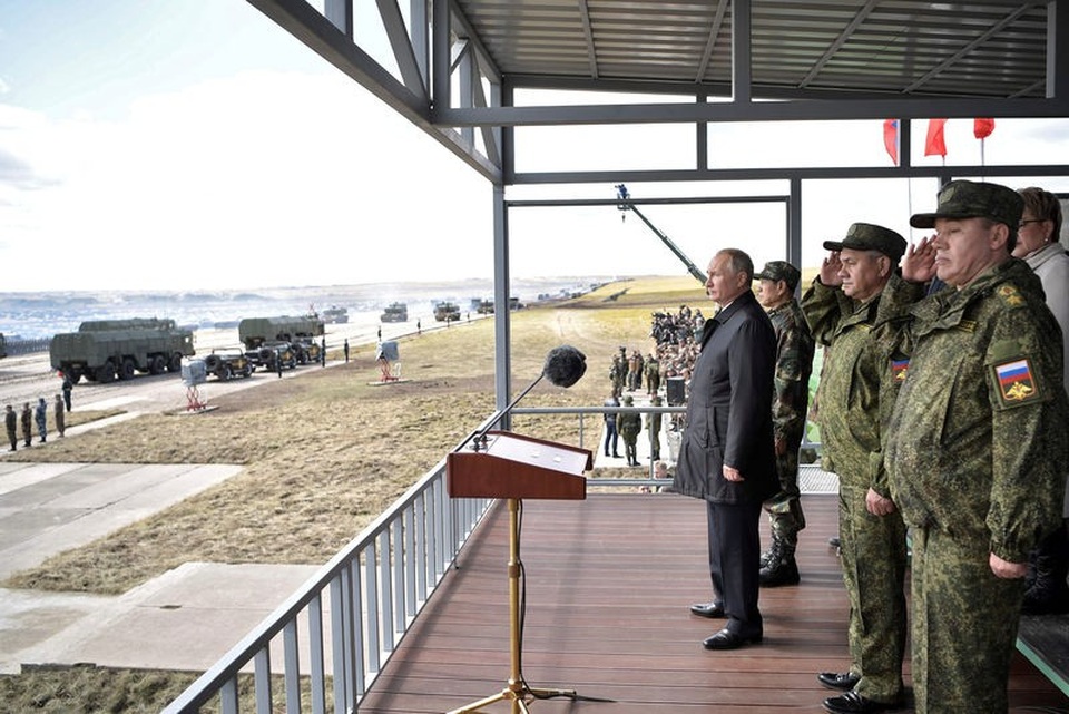 Tổng thống Putin thị sát cuộc tập trận lớn nhất lịch sử hiện đại của Nga - 2
(Ảnh: Tass)