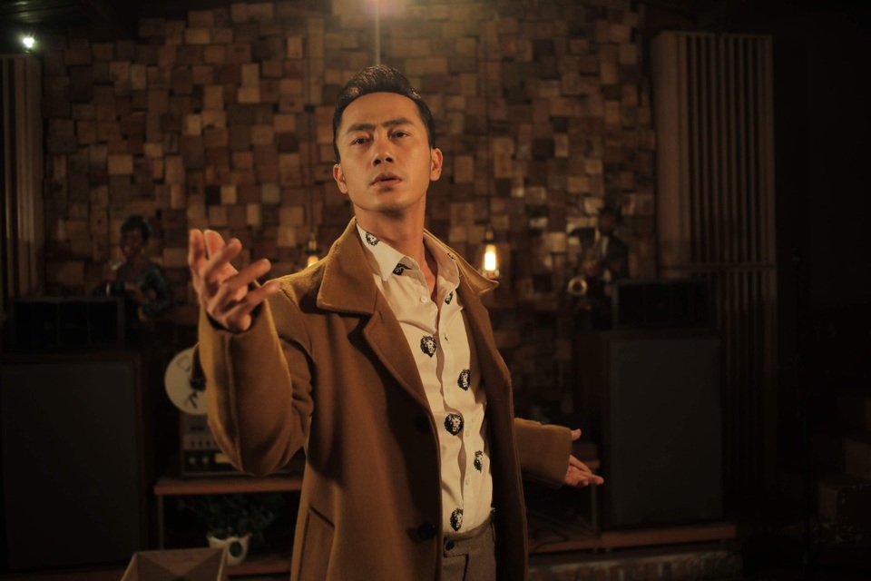 Quá khứ bị kề dao siết nợ đầy ám ảnh của Á quân “Solo cùng Bolero” - 2 Đằng sau một Thiên Bảo lãng tử trên sân khấu là một câu chuyện đời nhiều nước mắt.