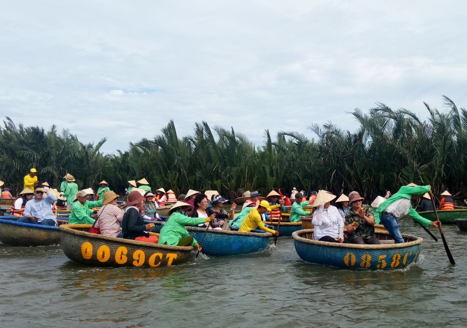 Chấm dứt tình trạng dùng loa “kẹo kéo” ở rừng dừa Bảy Mẫu - 1 Tình trạng dùng loa “kẹo kéo” ở rừng dừa Bảy Mẫu, theo lãnh đạo TP Hội An đã chấm dứt từ ngày 6/9