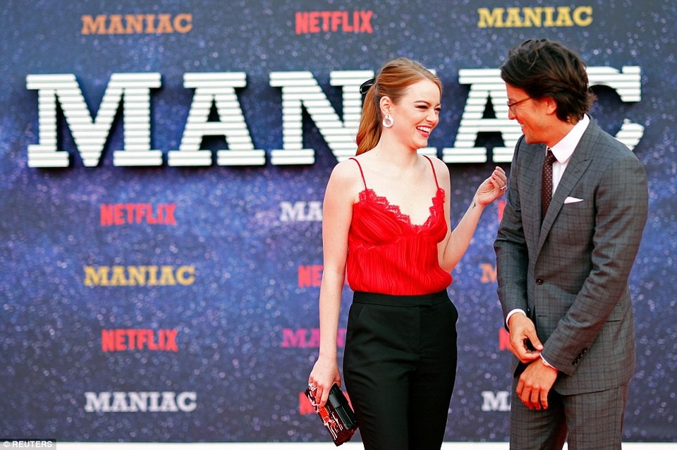 Emma Stone xinh đẹp tái xuất - 8
Emma Stone không giấu được sự hào hứng khi ra mắt phim mới