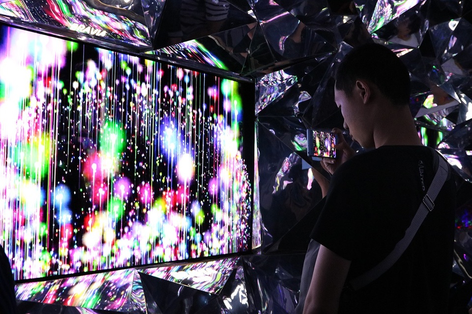 Sony mang TV khủng giá trăm triệu về Việt Nam - 3 Sony mang TV khủng giá trăm triệu về Việt Nam - 3