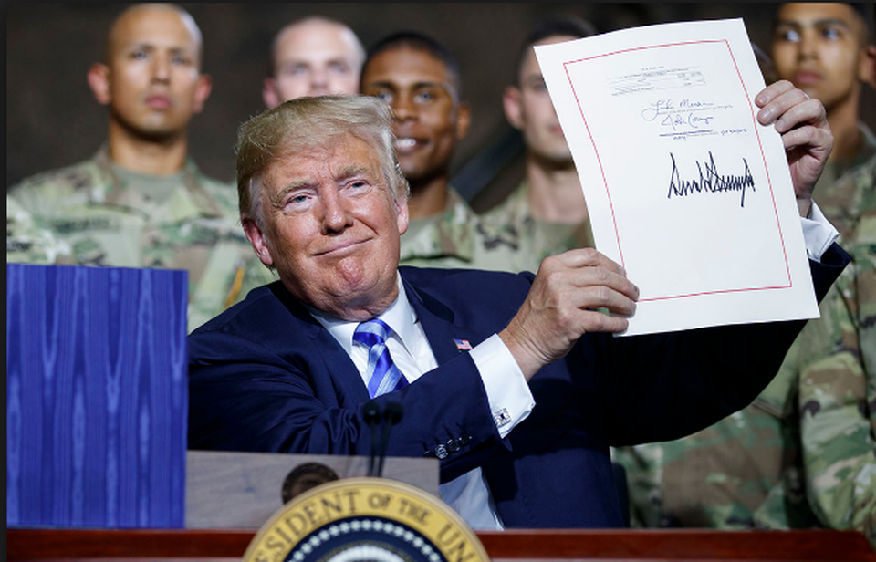 Thế giới dè chừng với tiền đầu tư của Trung Quốc - 1
Chính quyền Tổng thống Trump ngăn nhiều thương vụ thâu tóm của doanh nghiệp Trung Quốc. (Ảnh minh họa: AP)