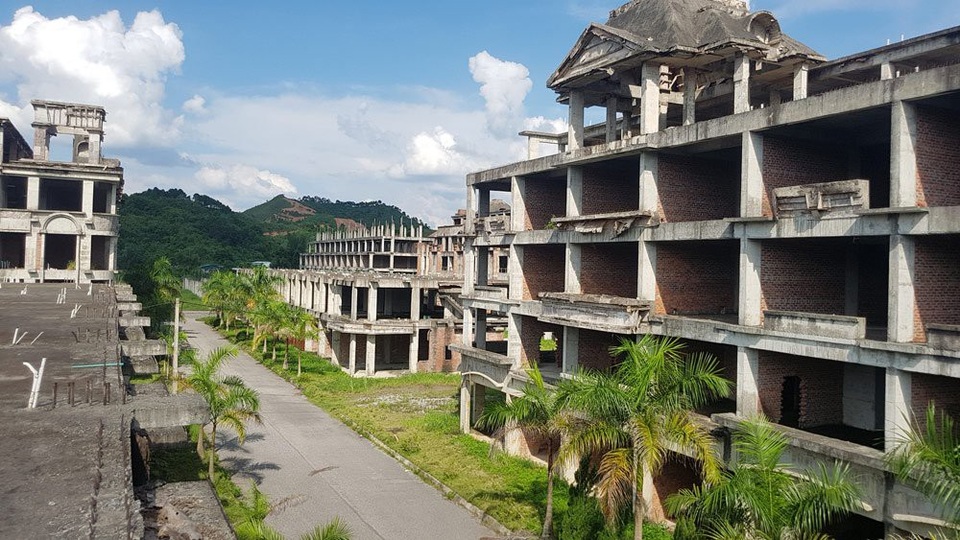 Lạnh người bên trong siêu dự án 2 tỷ đô ở xứ Lạng - 2 Những tòa nhà hoang lạnh