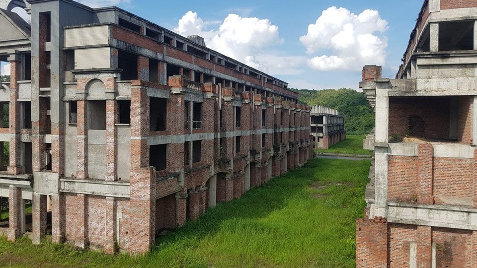 Lạnh người bên trong siêu dự án 2 tỷ đô ở xứ Lạng - 3 Cỏ mọc um tùm