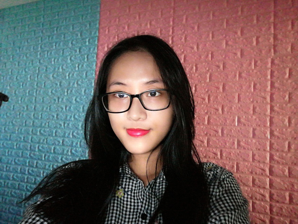 Loạt smartphone với khả năng selfie ấn tượng ở phân khúc tầm trung - 2 Ảnh selfie sử dụng hiệu ứng ánh sáng tản (soft lighting)