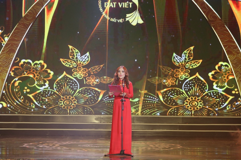 Mãn nhãn với đêm Chung kết: Nữ hoàng Doanh nhân đất Việt 2018 - Ảnh 4. Mãn nhãn với đêm Chung kết: Nữ hoàng Doanh nhân đất Việt 2018 - Ảnh 4.