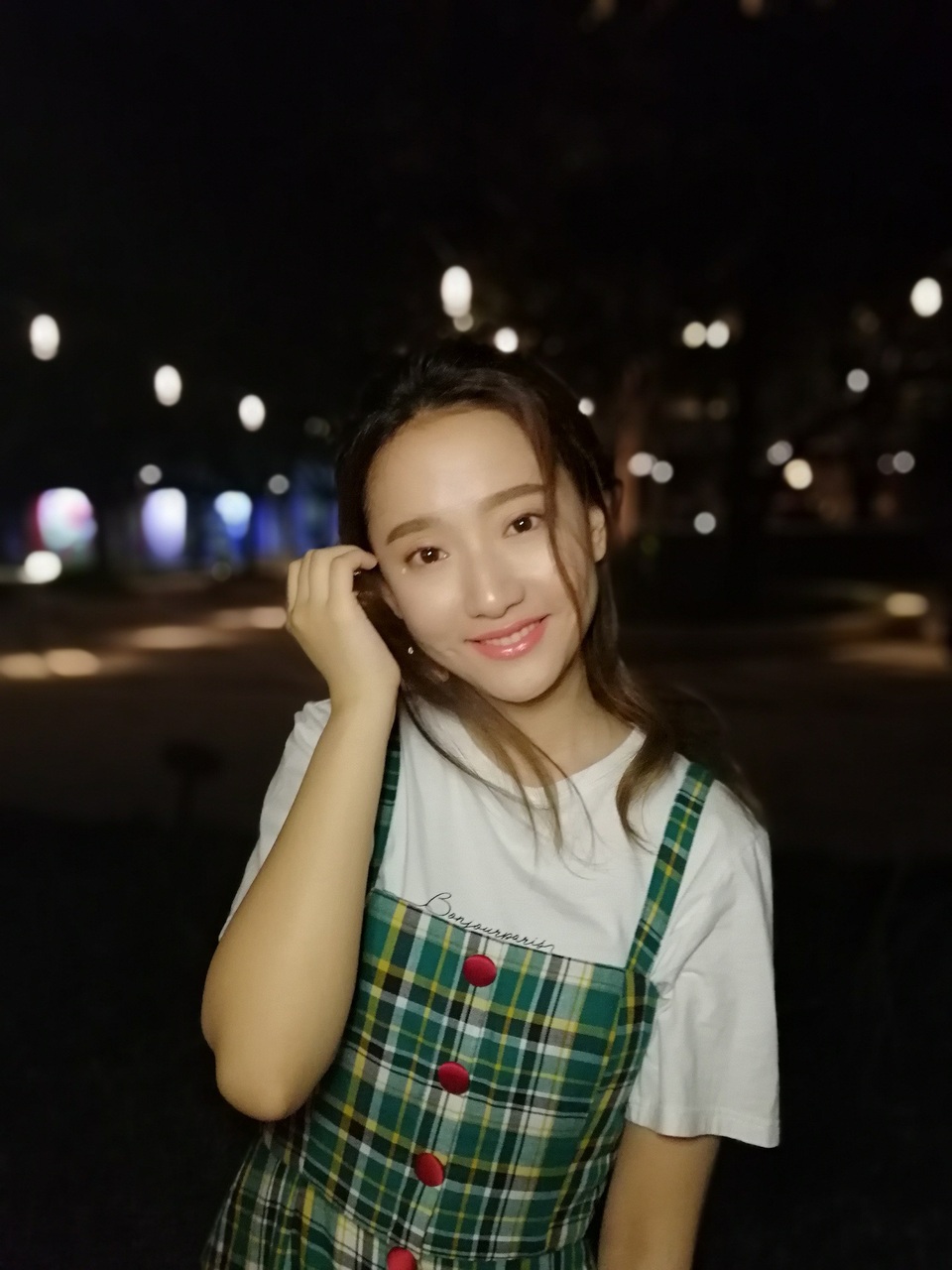 Loạt smartphone với khả năng selfie ấn tượng ở phân khúc tầm trung - 3 Ảnh selfie đã bật tính năng HDR Pro, giúp xử lý mượt mà giữa các vùng chênh sáng tối mà chủ thể vẫn nổi bật