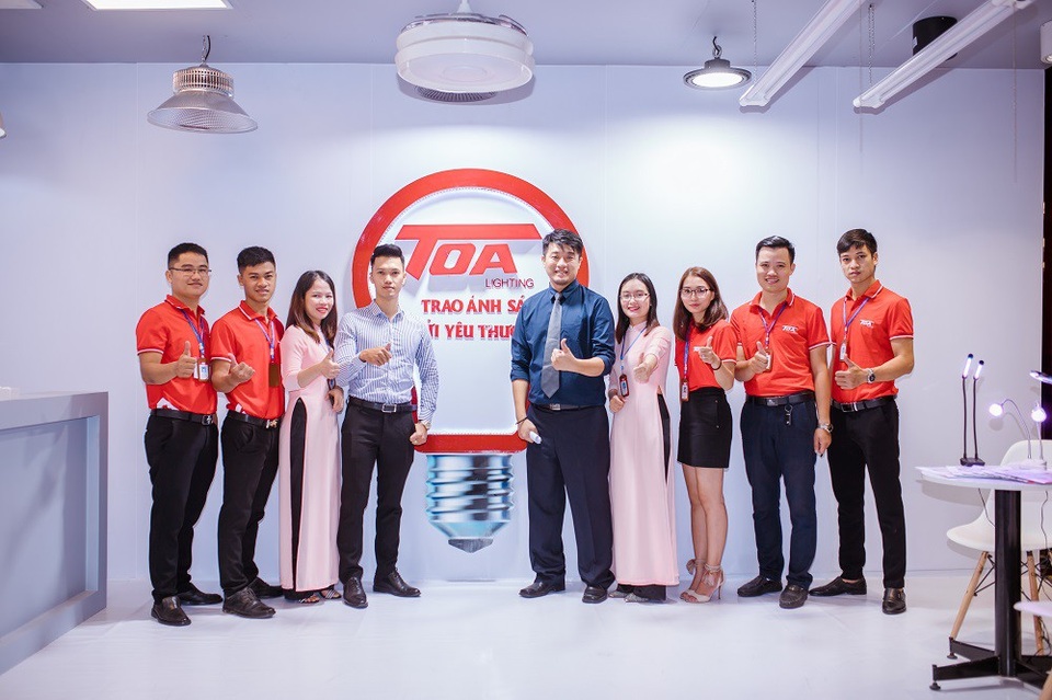 Đèn TOA Lighting – Trao ánh sáng gửi yêu thương - 5 Đèn TOA Lighting – Trao ánh sáng gửi yêu thương - 5