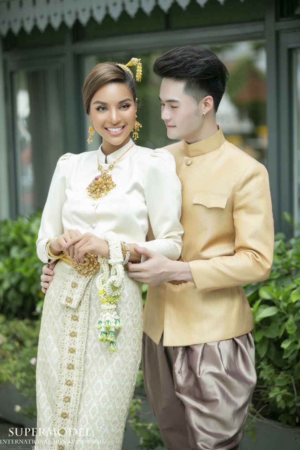 
Mỗi lần ra phố để thực hiện các thử thách ngoài phố, cô được rất nhiều người Việt Nam sang Bangkok du lịch nhận ra và xin chụp hình cùng. Khả Trang nhớ lại, khi đến khu chợ Chatuchak để thực hiện thử thách chụp high fashion giữa chợ, người Việt đang kinh doanh và du lịch tại đây đã vây lấy chúc mừng Khả Trang. Tình cảm này giúp Khả Trang cảm thấy phấn chấn hơn, mạnh mẽ hơn trên con đường chinh phục ngôi vị cao nhất của cuộc thi.
