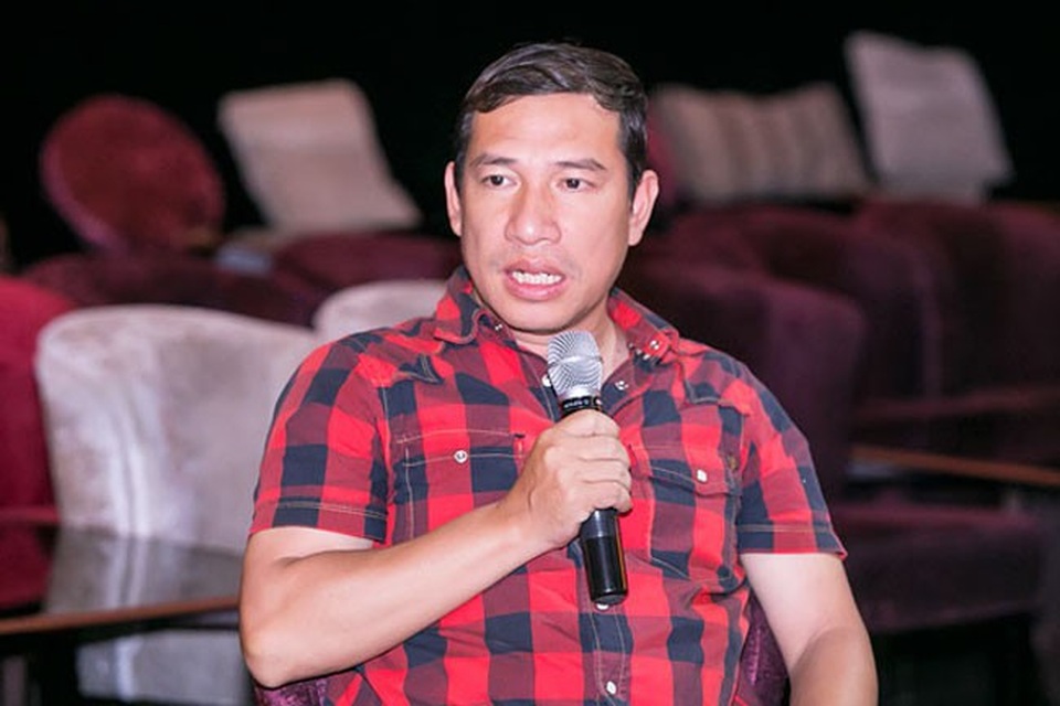 Nghệ sĩ điêu đứng, cuộc sống bị đảo lộn vì bị “ném đá” oan - 2 Nghệ sĩ Quang Thắng khốn khổ vì bị nhân viên ngân hàng tra tấn điện thoại vì nhầm anh là con nợ.
