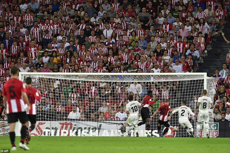 Hòa thất vọng Bilbao, Real Madrid đứt mạch toàn thắng ở La Liga - 2
Muniain mở tỷ số cho Bilbao ở hiệp 1