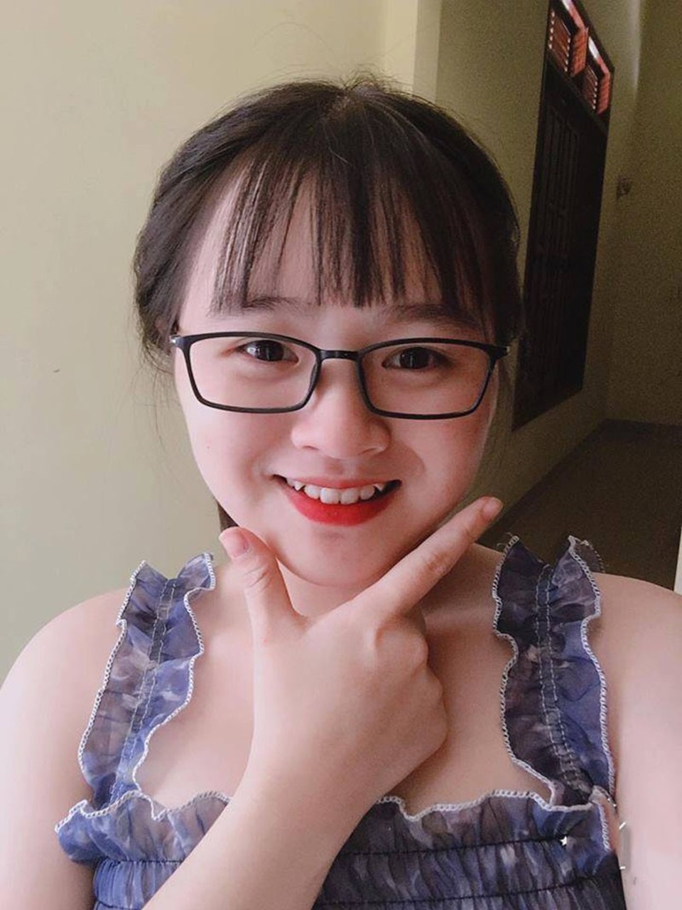 Nữ sinh Đắk Lắk khiến dân mạng rần rần tìm kiếm vì giọng nói ngọt "lịm tim" - 3 Nữ sinh Đắk Lắk khiến dân mạng rần rần tìm kiếm vì giọng nói ngọt "lịm tim" - 3