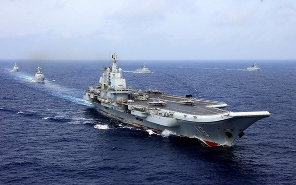 Tàu sân bay Trung Quốc bị chính máy bay nhà cản chân - 3
Tàu sân bay Liêu Ninh. Ảnh: Reuters