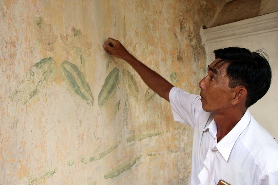 Bí ẩn ngôi mộ cổ hoành tráng như cung điện ở miền Tây - 7 Các bức tường bên trong khu mộ cổ ẩn chứa những hoa văn được vẽ sắc nét